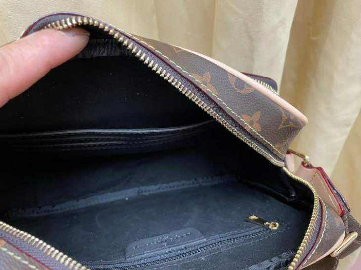 Picture of Louis Vuitton Mens Bags _SKUfw159617498fw